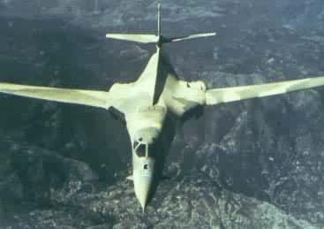 B-1变后掠翼轰炸机.jpg
