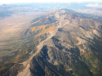 夏天鸟瞰落基山科罗拉多州部分.jpg